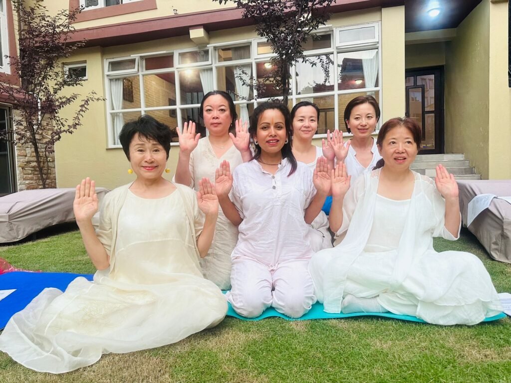 200 hour yoga teacher training in Nepal class